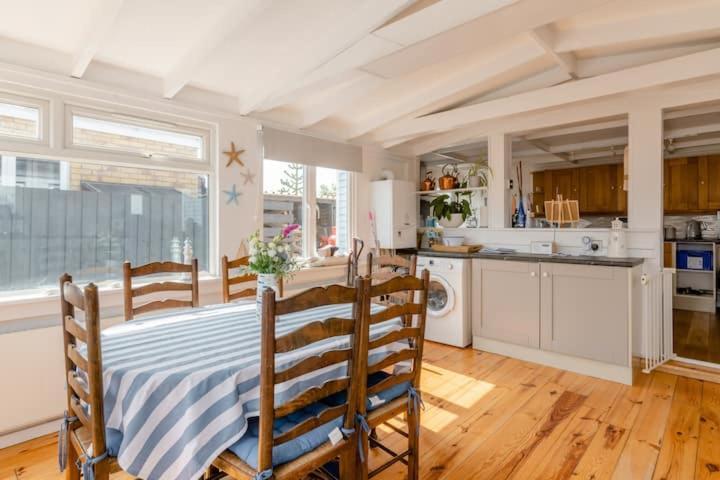 Dog Friendly Cottage 2 Mins To Beach With Hot Tub And Zappi Ev Lessingham Екстер'єр фото